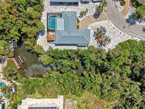 307 Avenida De Paradisio Sarasota FL 34242