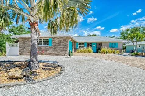 307 Avenida De Paradisio Sarasota FL 34242
