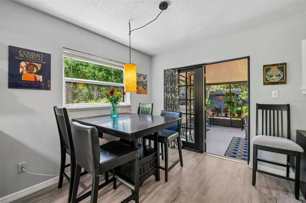 1073 Central Street Mount Dora FL 32757