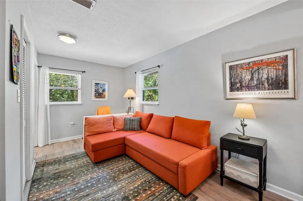 1073 Central Street Mount Dora FL 32757