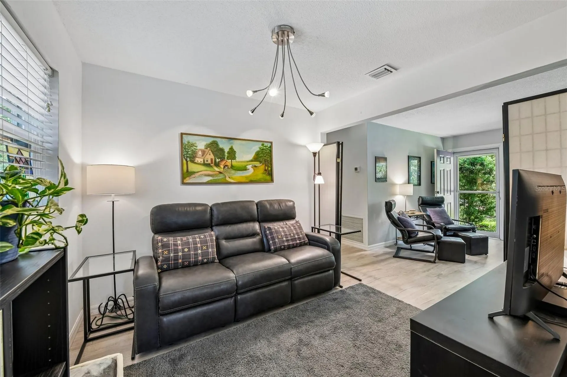 1073 Central Street Mount Dora FL 32757