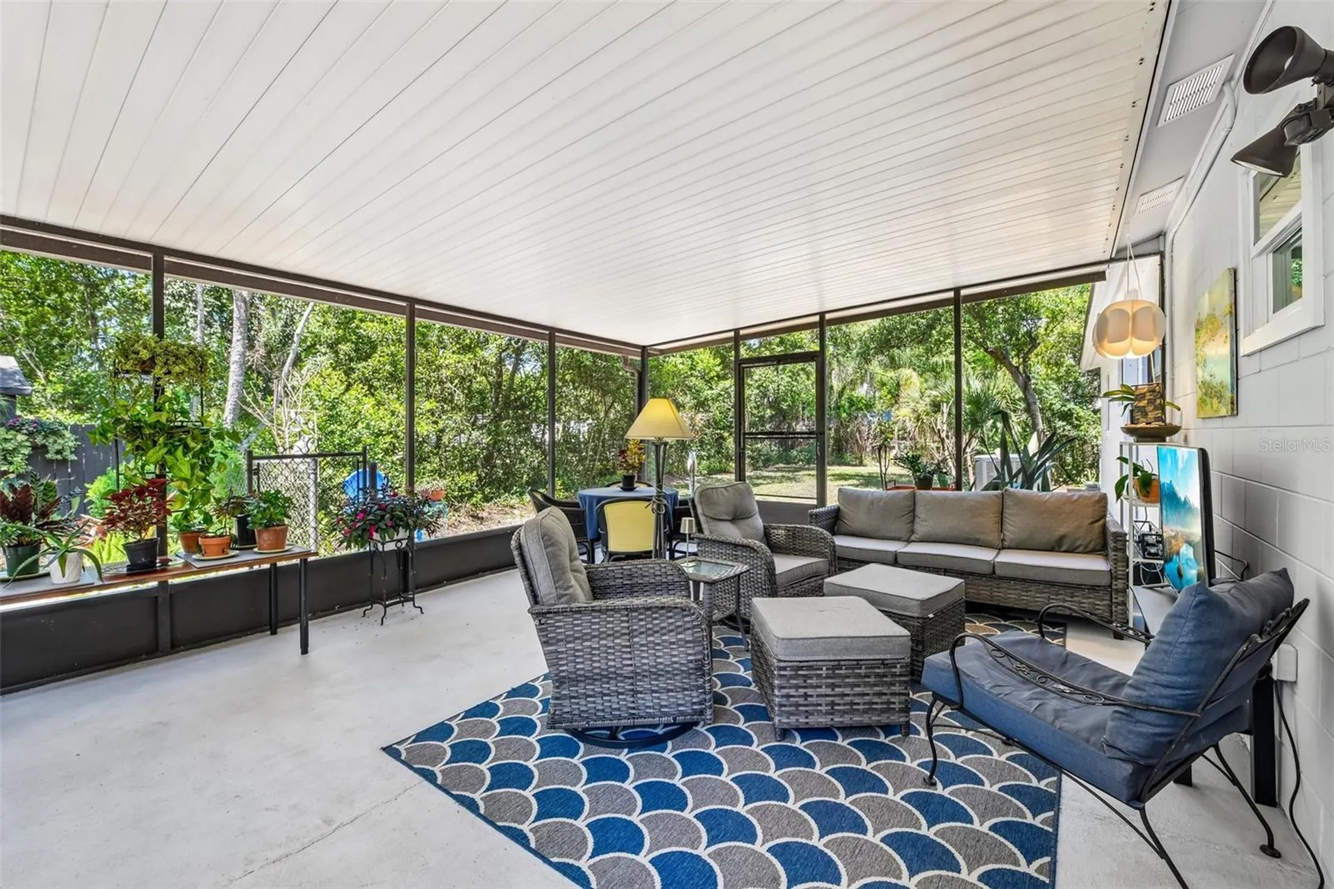 1073 Central Street Mount Dora FL 32757