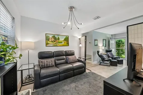 1073 Central Street Mount Dora FL 32757