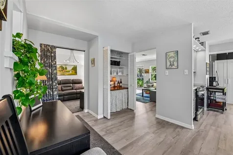 1073 Central Street Mount Dora FL 32757