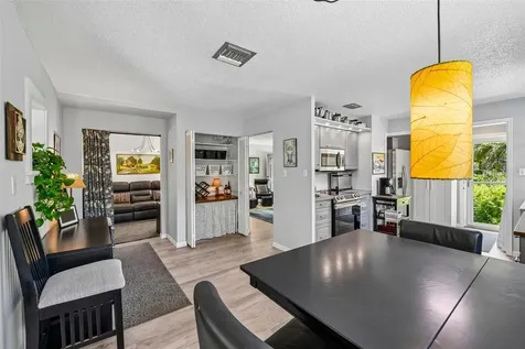 1073 Central Street Mount Dora FL 32757