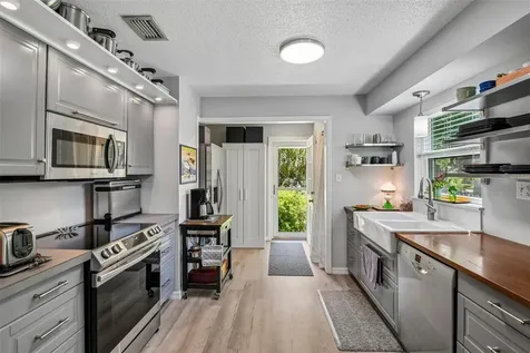 1073 Central Street Mount Dora FL 32757