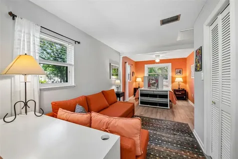 1073 Central Street Mount Dora FL 32757