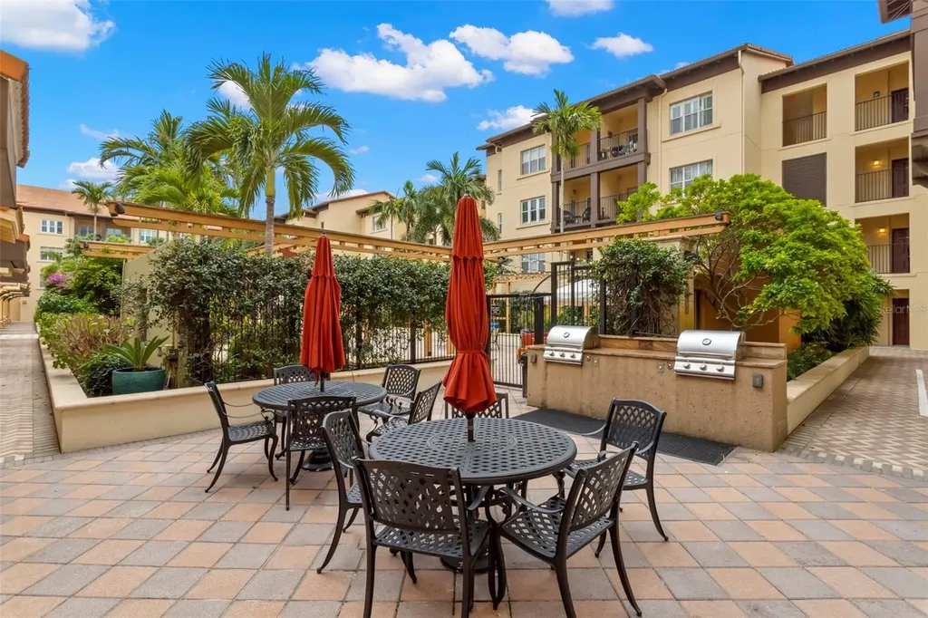 200 4th Avenue S St Petersburg FL 33701
