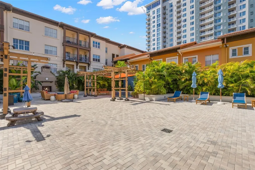 200 4th Avenue S St Petersburg FL 33701
