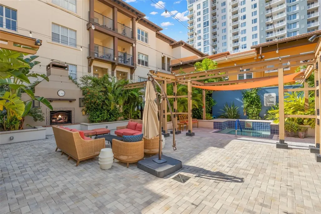 200 4th Avenue S St Petersburg FL 33701