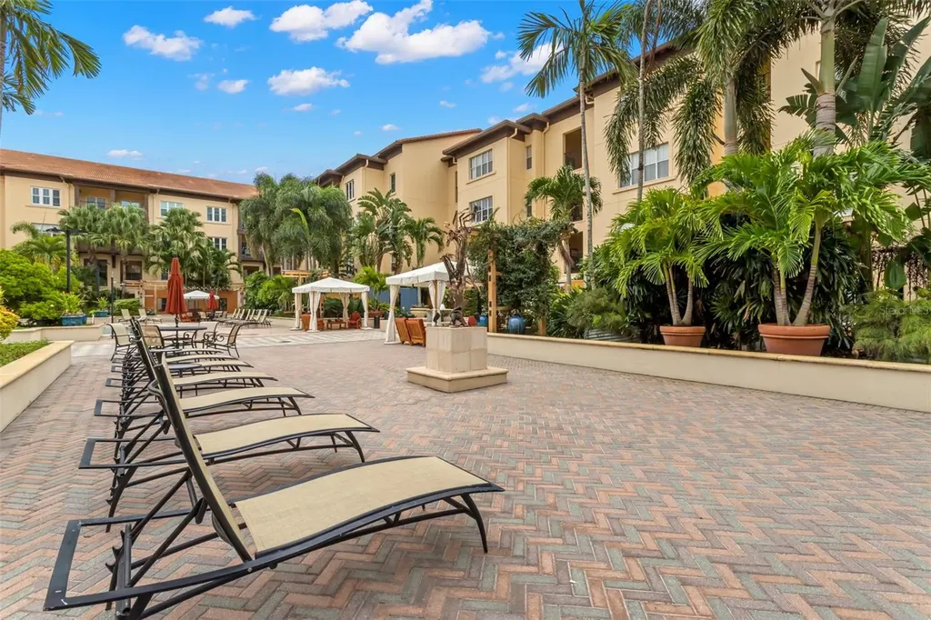 200 4th Avenue S St Petersburg FL 33701