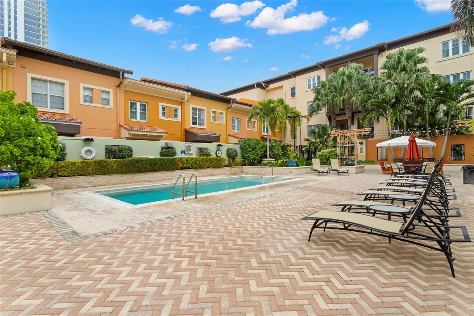 200 4th Avenue S St Petersburg FL 33701