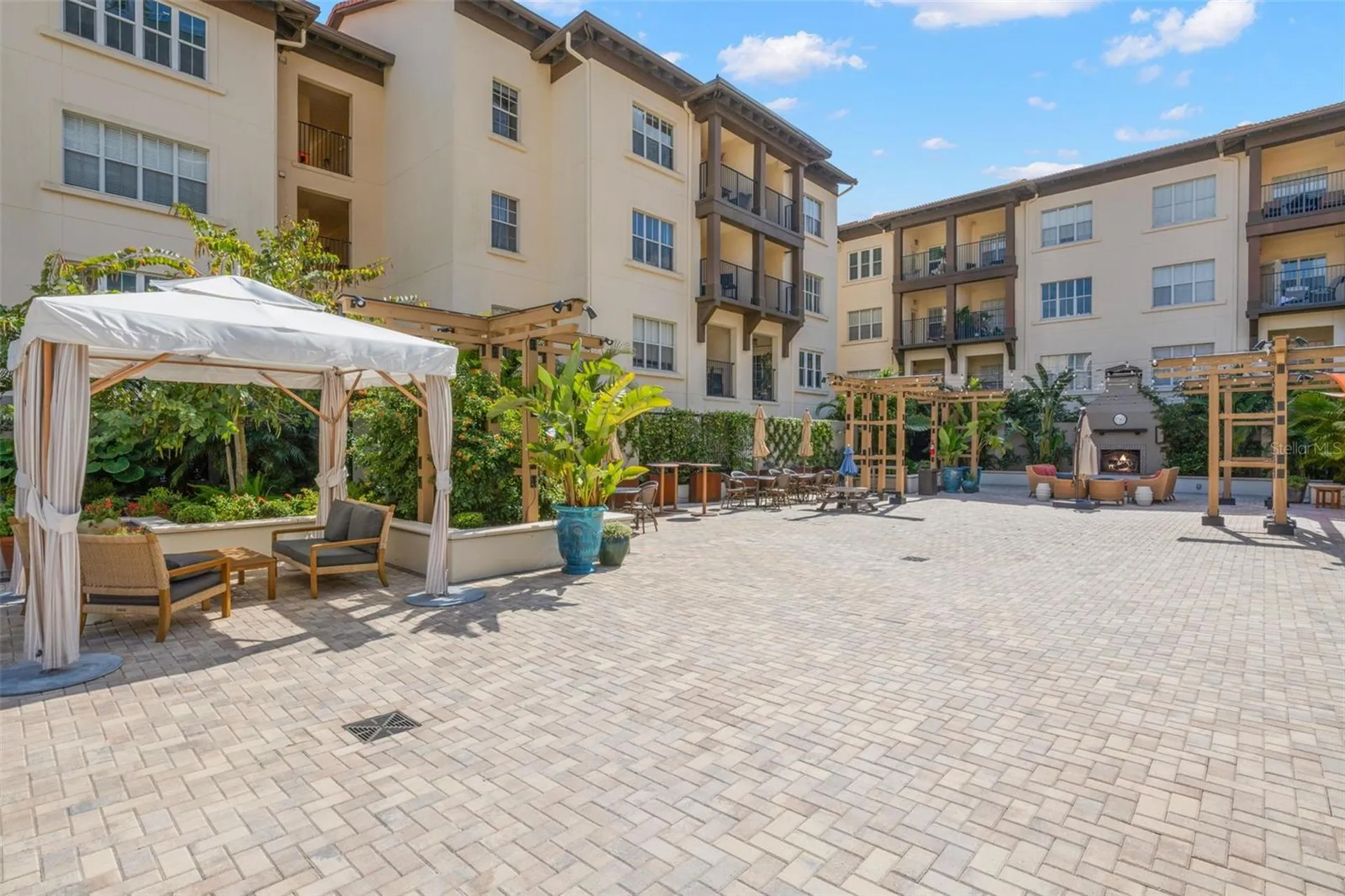 200 4th Avenue S St Petersburg FL 33701