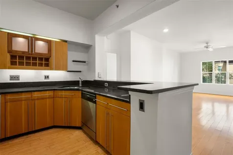 200 4th Avenue S St Petersburg FL 33701