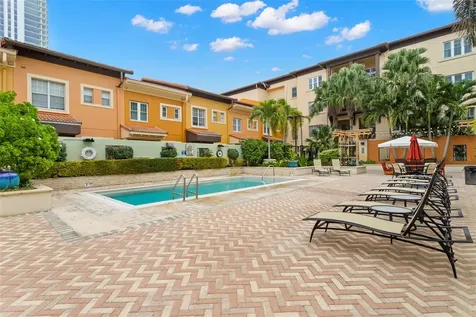 200 4th Avenue S St Petersburg FL 33701