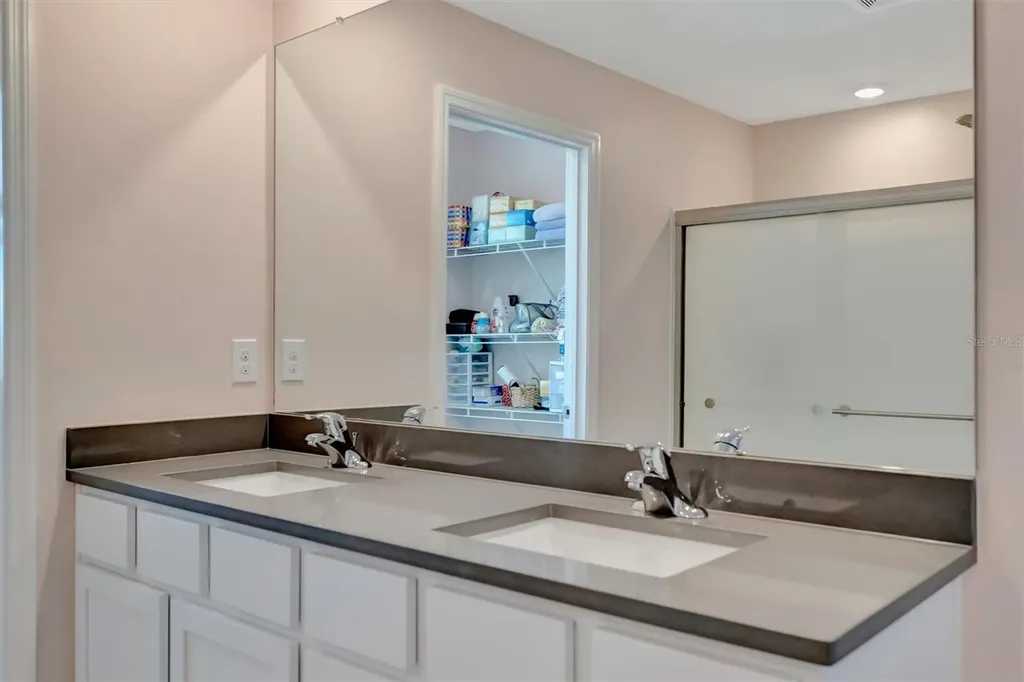 1257 Maritime Hammock Avenue Ruskin FL 33570