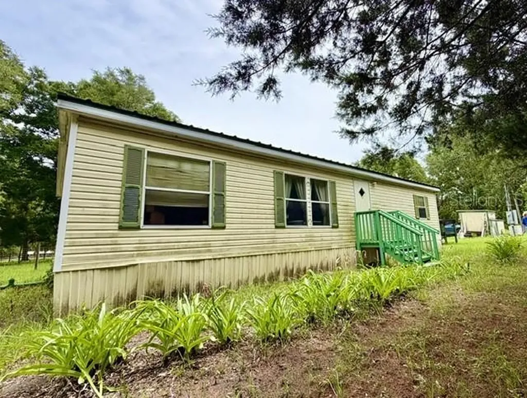 4760 NW 55th Avenue Bell FL 32619