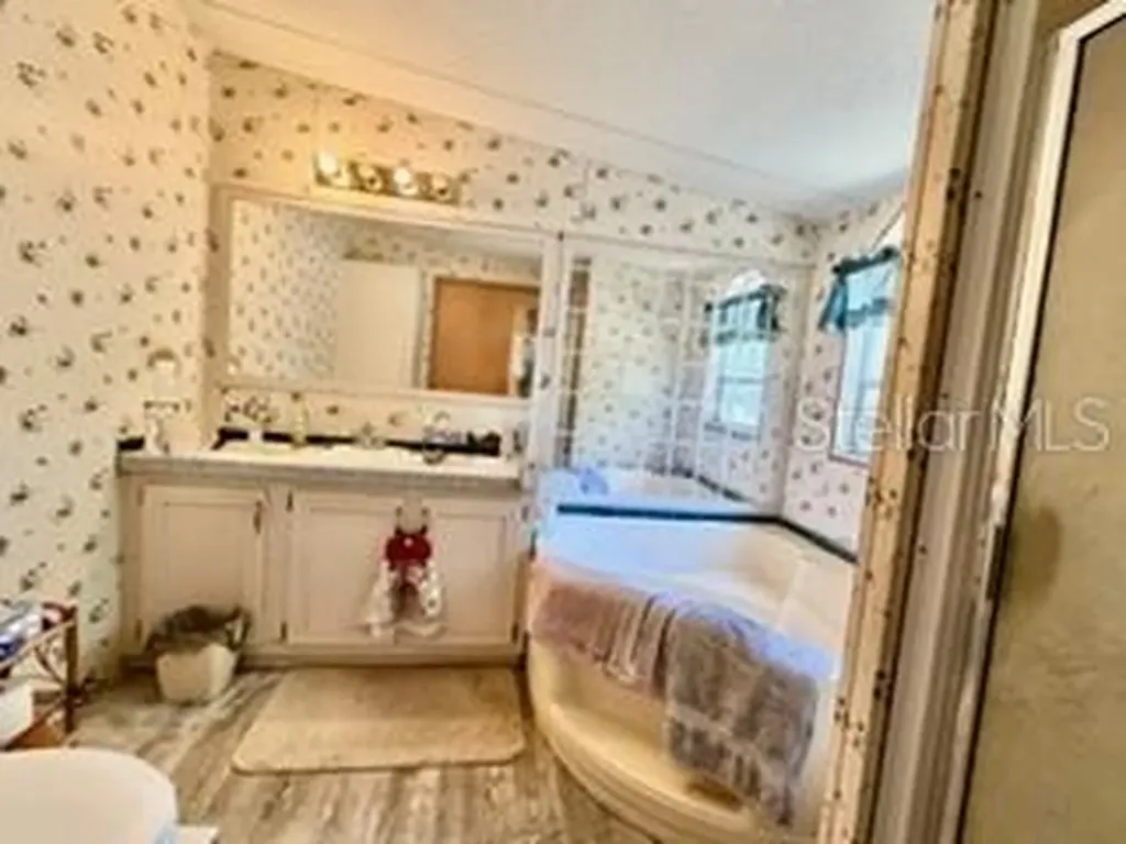 4760 NW 55th Avenue Bell FL 32619