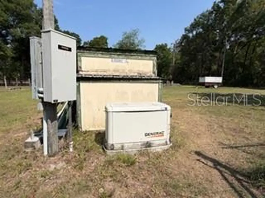 4760 NW 55th Avenue Bell FL 32619