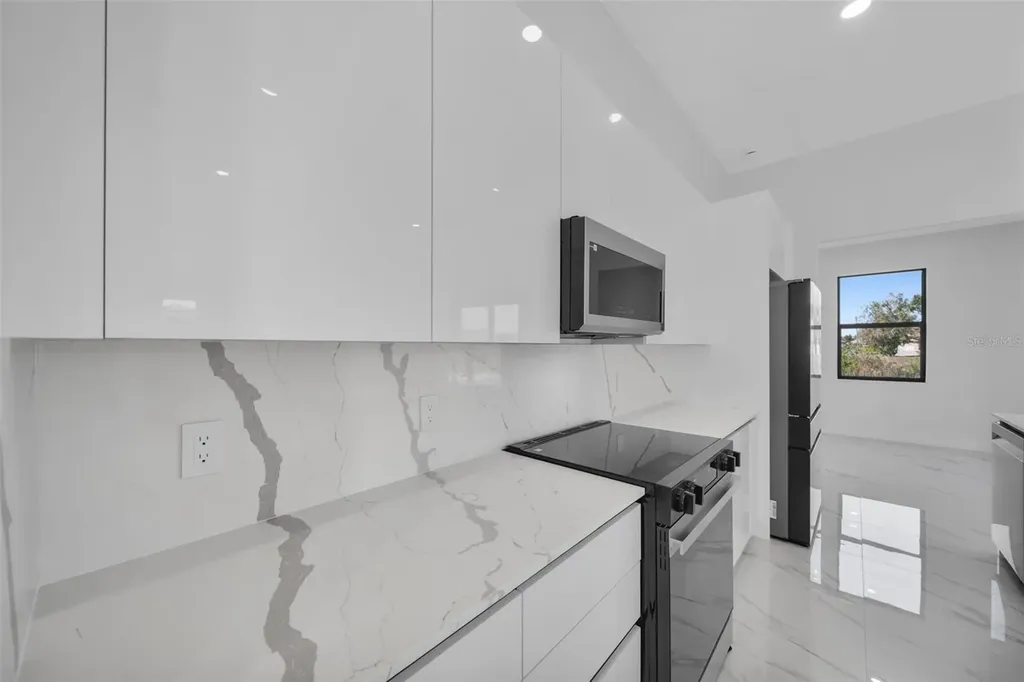 1426 NE 6th Avenue Cape Coral FL 33909