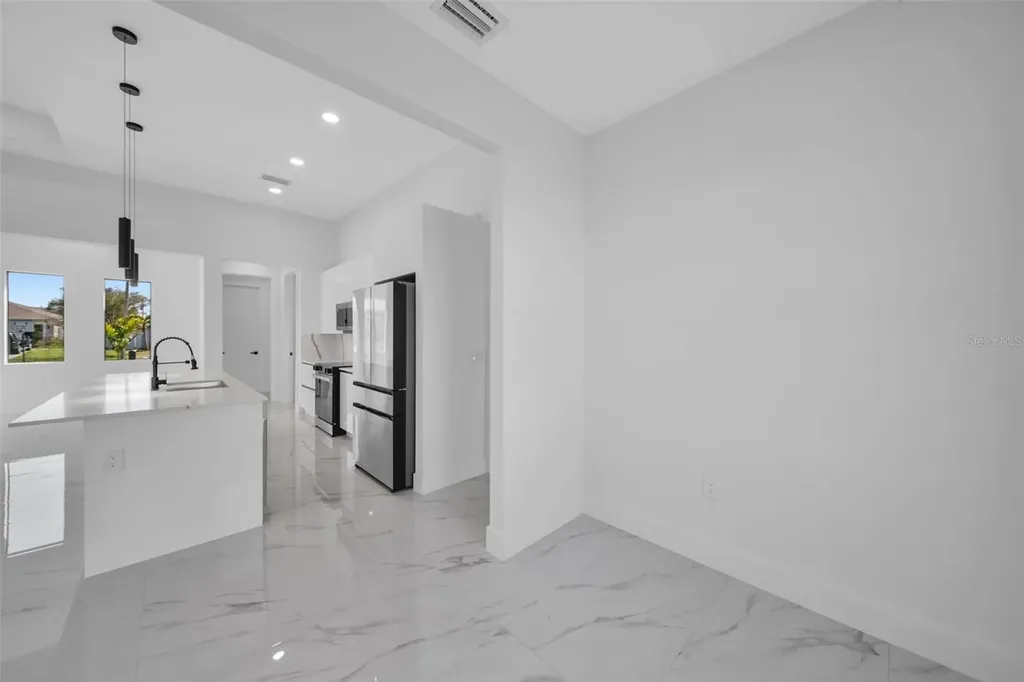 1426 NE 6th Avenue Cape Coral FL 33909