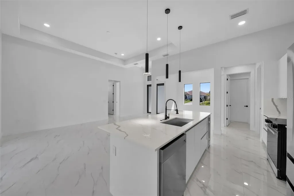 1426 NE 6th Avenue Cape Coral FL 33909