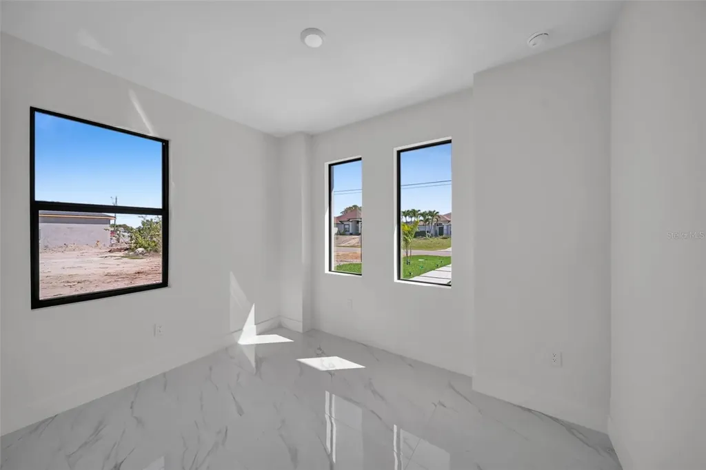1426 NE 6th Avenue Cape Coral FL 33909