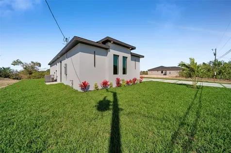 1426 NE 6th Avenue Cape Coral FL 33909