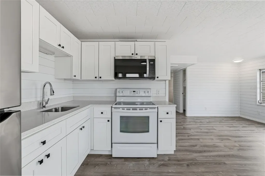 4851 W Gandy Boulevard Tampa FL 33611