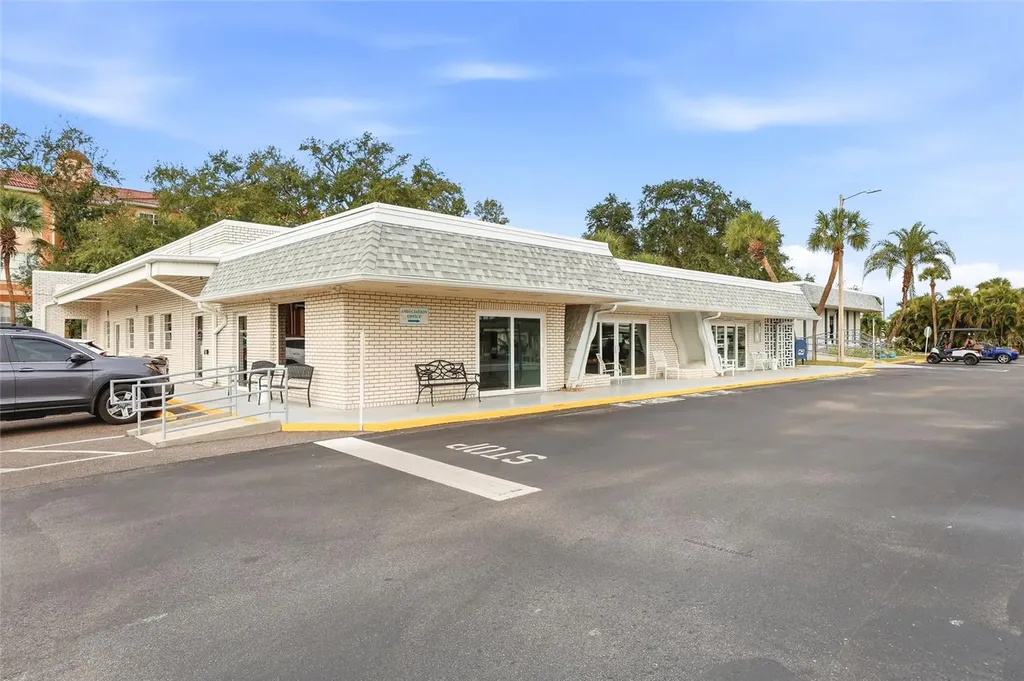 4851 W Gandy Boulevard Tampa FL 33611