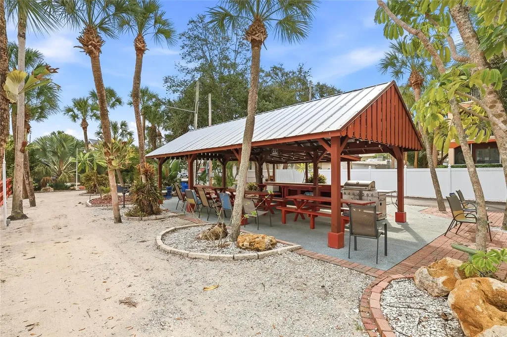 4851 W Gandy Boulevard Tampa FL 33611