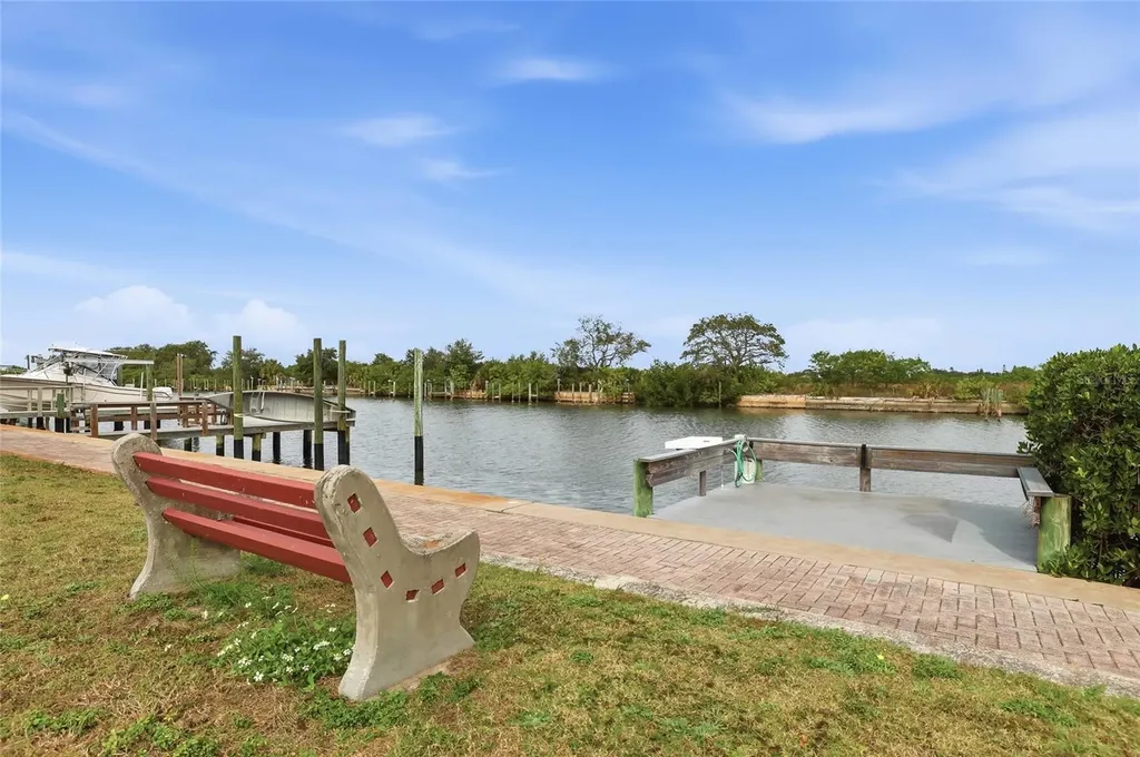 4851 W Gandy Boulevard Tampa FL 33611