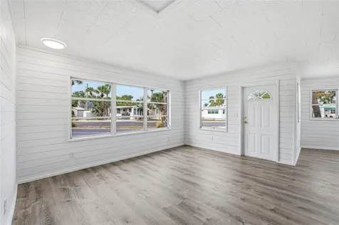 4851 W Gandy Boulevard Tampa FL 33611