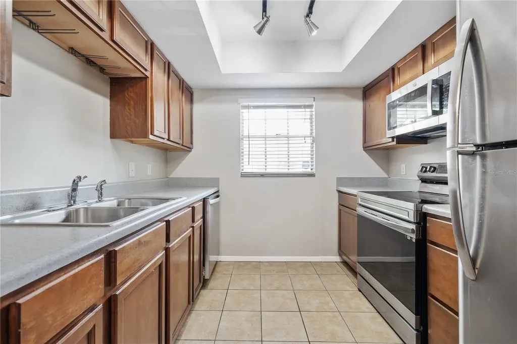 14468 Reuter Strasse Circle Tampa FL 33613