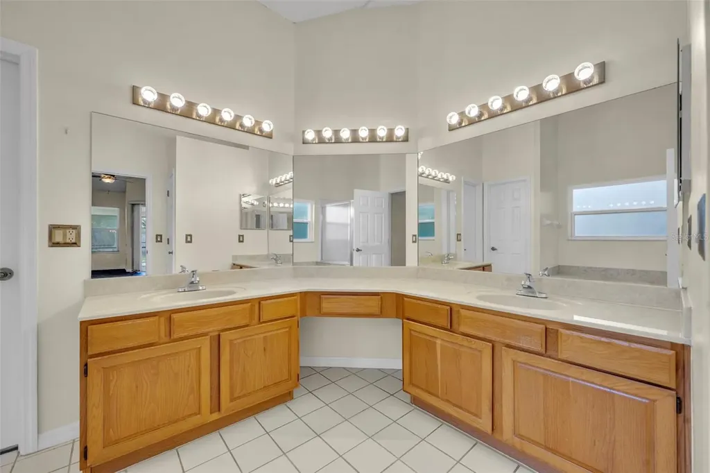 653 Yorkshire Drive Oviedo FL 32765