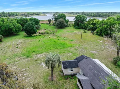 141 N Pine Street Pierson FL 32180