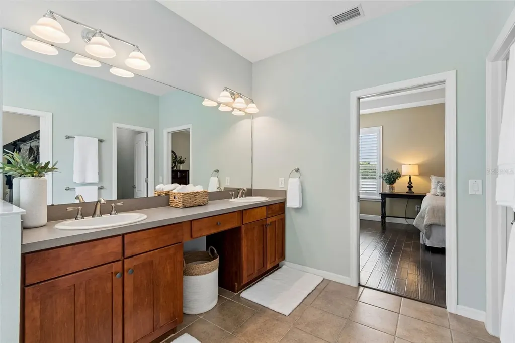 4910 Sky Blue Drive Lutz FL 33558