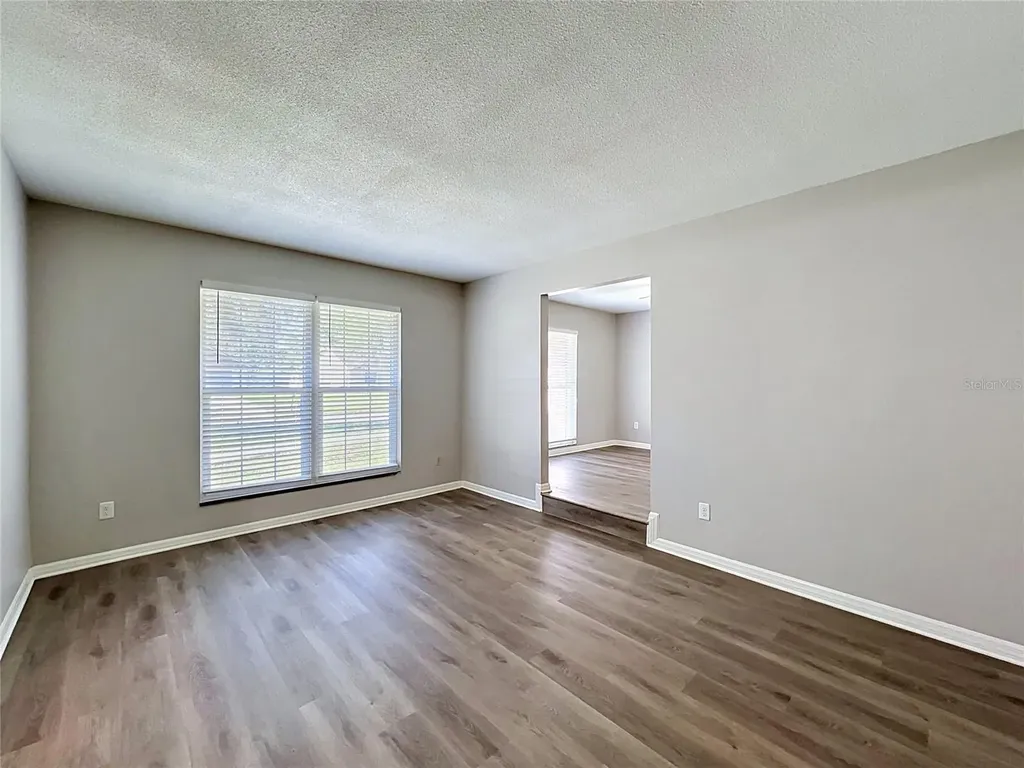 2418 Stonehill Avenue Valrico FL 33594