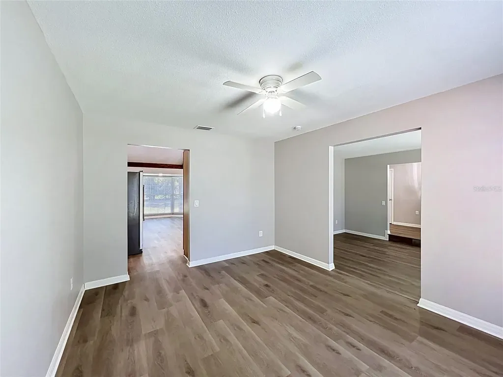 2418 Stonehill Avenue Valrico FL 33594