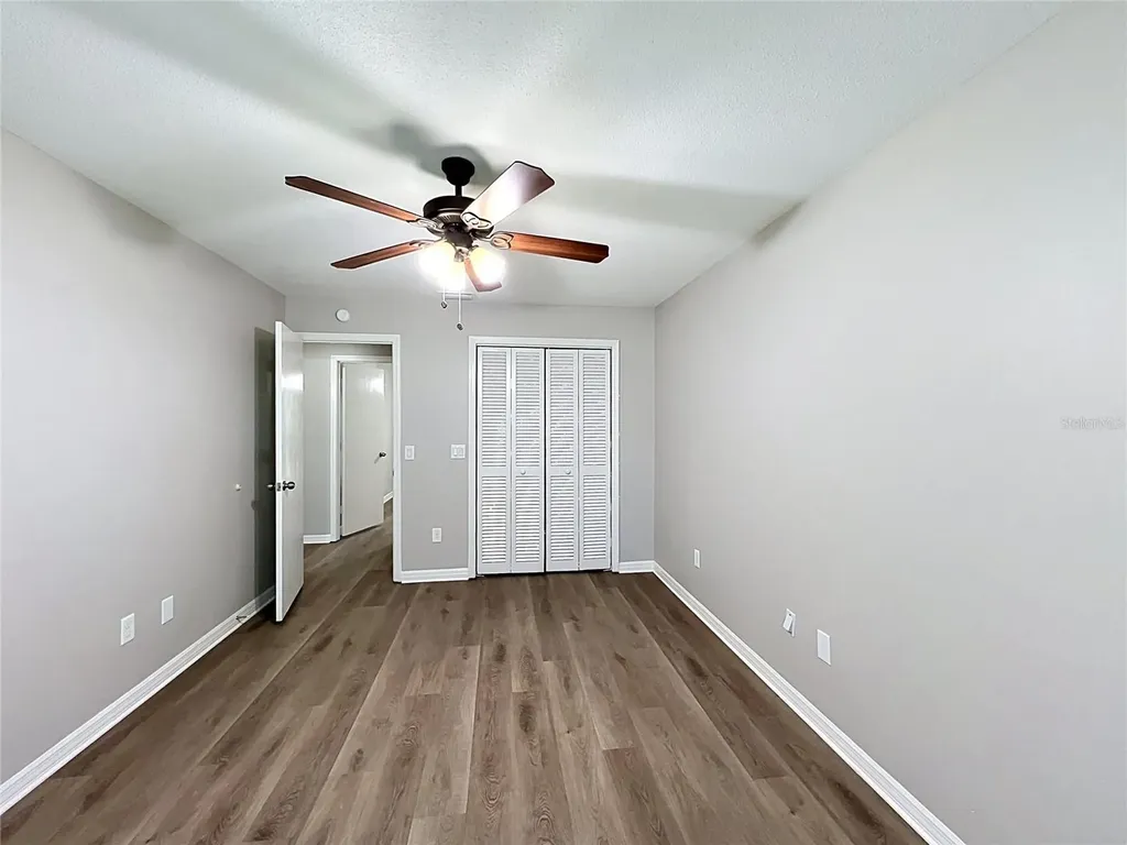 2418 Stonehill Avenue Valrico FL 33594
