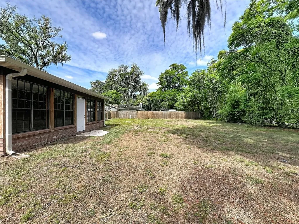 2418 Stonehill Avenue Valrico FL 33594