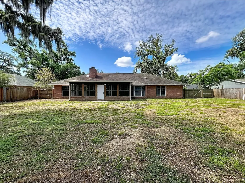 2418 Stonehill Avenue Valrico FL 33594