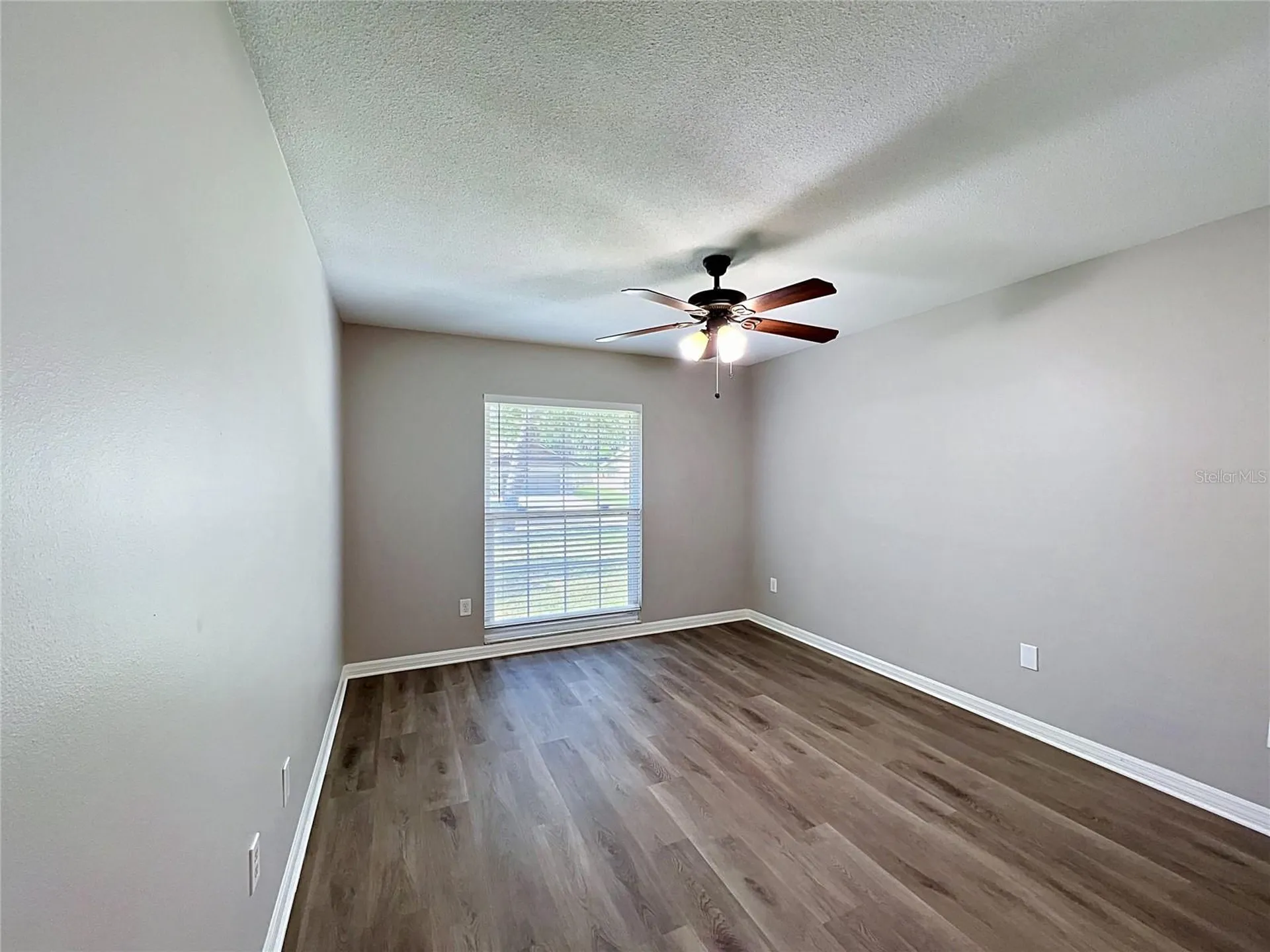 2418 Stonehill Avenue Valrico FL 33594
