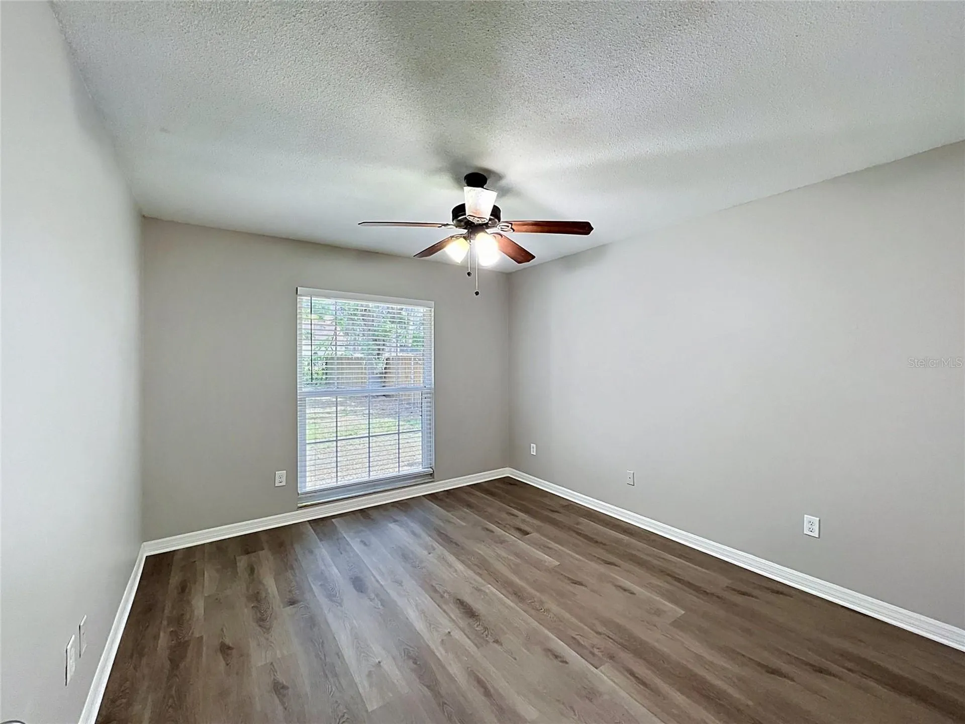 2418 Stonehill Avenue Valrico FL 33594