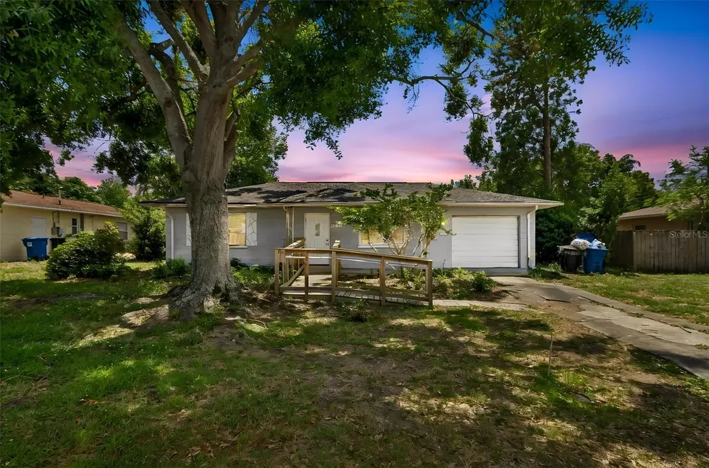 5336 33rd Avenue N St Petersburg FL 33710