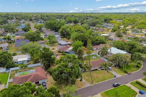 5336 33rd Avenue N St Petersburg FL 33710