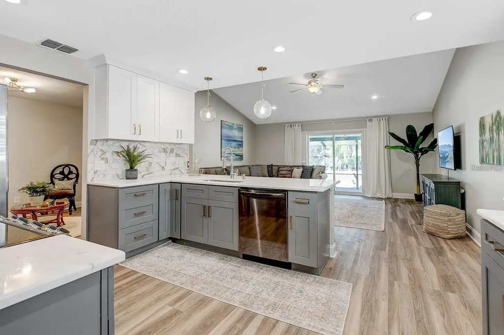 1330 Peachfield Drive Valrico FL 33596