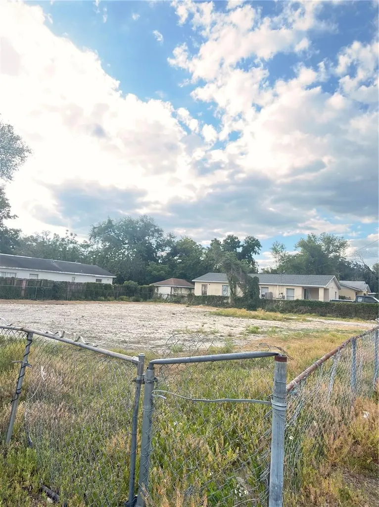 9302 North 12th Tampa FL 33612