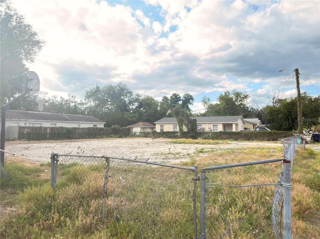9302 North 12th Tampa FL 33612