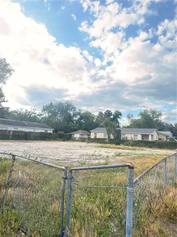 9302 North 12th Tampa FL 33612